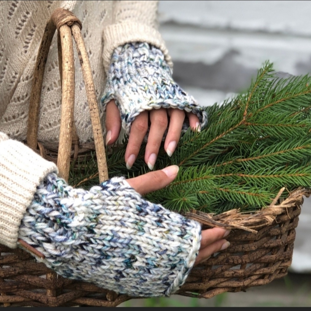 Handmade women's Fingerless Gloves O/S